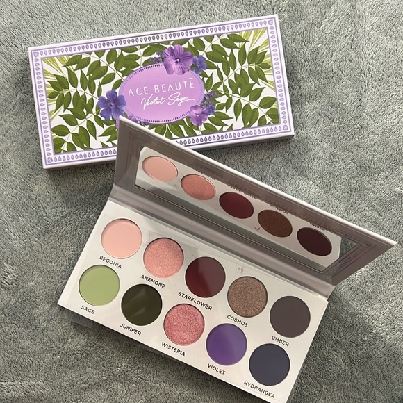 Makeup Bundle - Picture 3 of 4